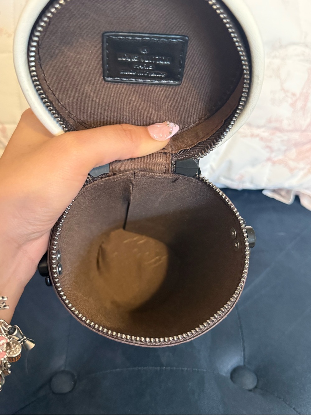 Fashion LV Coffee Bag - Picture 8 of 11
